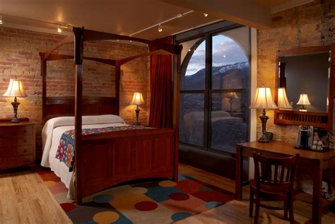 The Hotel Denver, an Iconic Landmark in Downtown Glenwood Springs, Colo ...