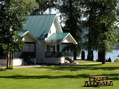 Scotch Creek Cottages, Shuswap Cabin Rentals - Grounds Images