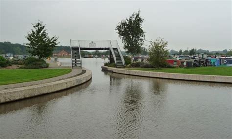 Entrance to Swanley Bridge Marina © Christine Johnstone cc-by-sa/2.0 :: Geograph Britain and Ireland