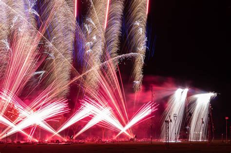 10,000 Spectators Dazzled by Musical Fireworks Spectacle in Victoria ...