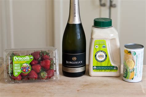 Back To Organic – Sparkling Strawberry Lemonade (or Prosecco Lemonade)