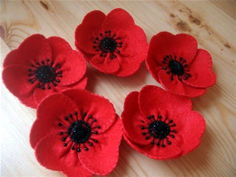 felt poppy tutorial;good pictures to follow how to make these into a ...