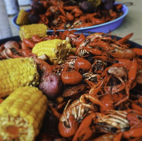 When is Crawfish Season? | NewOrleansRestaurants.com