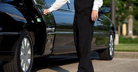 Airport Chauffeur Car: Facts: How Chauffeur is Differ From Driver