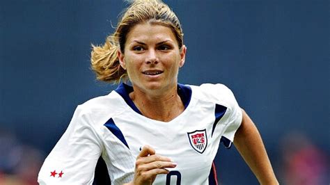 Hamm becomes first woman in Football Hall of Fame – Equalizer Soccer