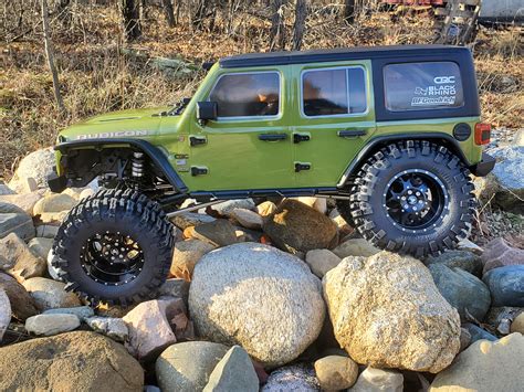 Running 40 series tires and rims from rc4wd : r/AxialSCX6