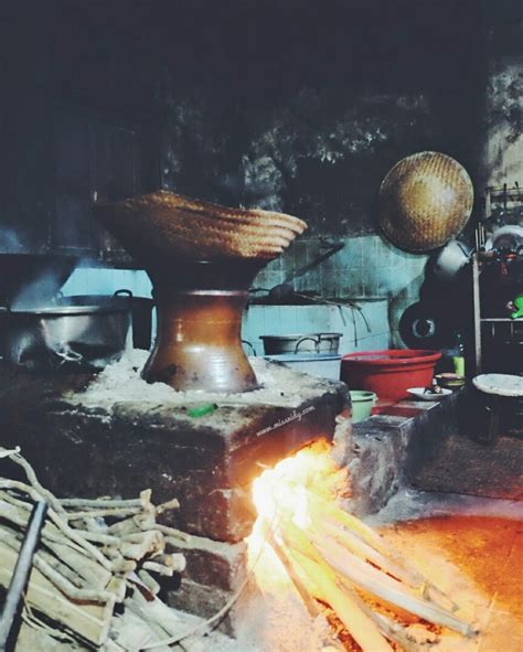 Gudeg Pawon: Sensasi Makan Gudeg di Dapur