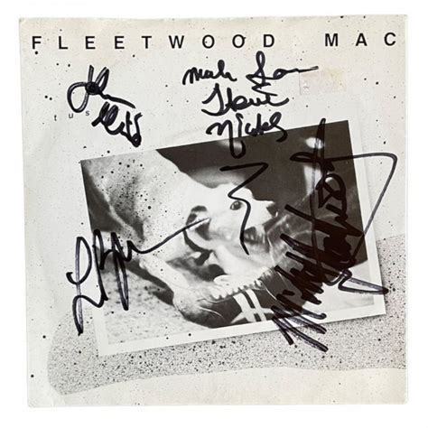 Fleetwood Mac Signed 'Tusk' Vinyl 45 Single - CharityStars