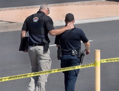 Police: 3 Albuquerque officers shot responding to robbery | The Independent