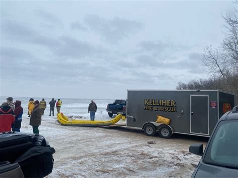 Minnesota crews rescue around 200 people stranded on large ice chunk on ...