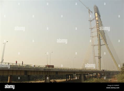 signature bridge delhi india Stock Photo - Alamy