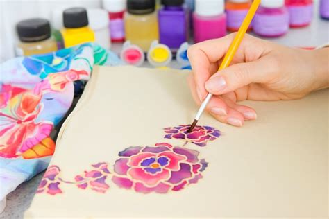 7 Best Fabric Paints For Polyester - The Creative Folk