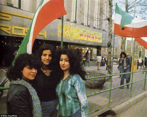 Fascinating photos show Iran before the 1979 revolution | Iranian women ...