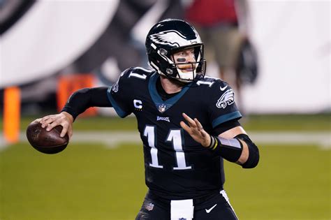 Carson Wentz rallies Eagles to 22-21 win over Giants