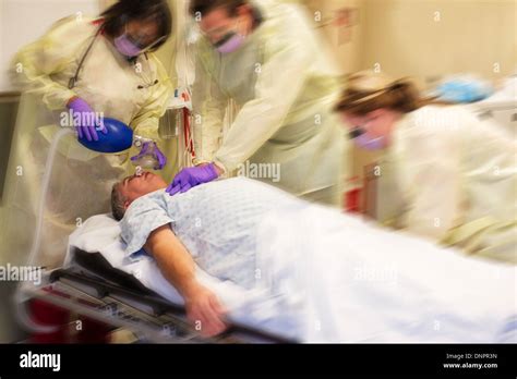 Cpr hi-res stock photography and images - Alamy