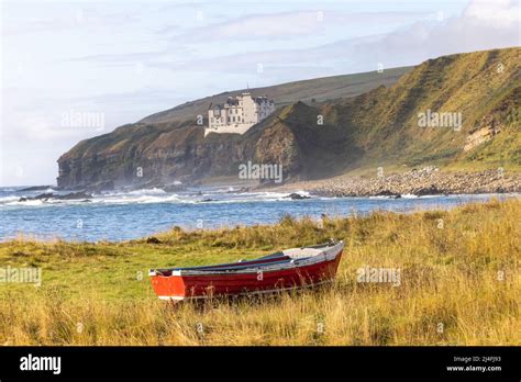 View of Dunbeath Castle, Scotland Stock Photo - Alamy