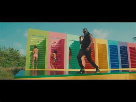 VIDEO: Flavour - Looking Nyash - NaijaMusic