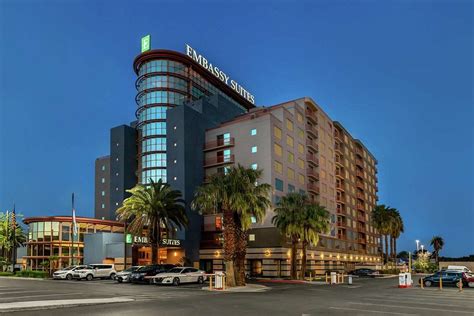 EMBASSY SUITES BY HILTON CONVENTION CENTER LAS VEGAS $93 ($̶2̶2̶3̶ ...