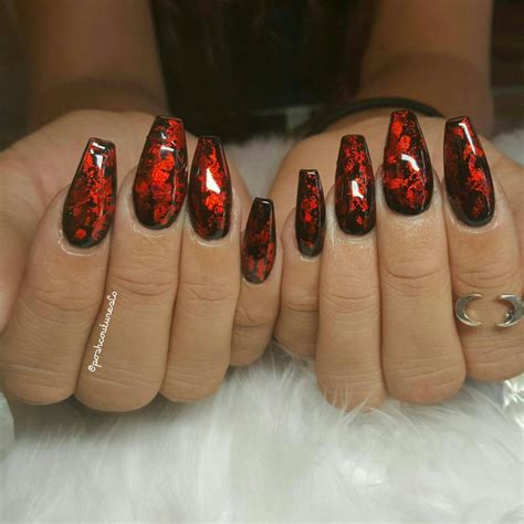 39+ Coffin Red Black And Silver Nails | Noviyandipainter