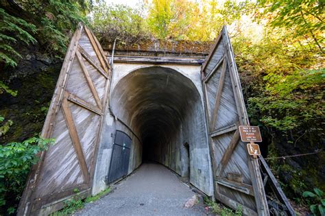 The Historic Snoqualmie Tunnel: A Spooky Adventure! - Travelffeine