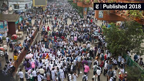 Student Protesters Clash With Police in Bangladesh - The New York Times