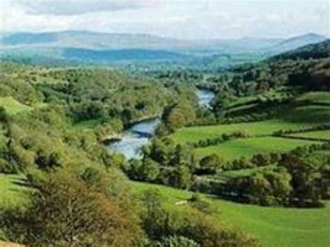 Llangoed Hall Hotel in Mid Wales and Brecon : Luxury Hotel Breaks in the UK