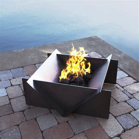 Photo 6 of 8 in Gather Around These 7 Modern Fire Pit Designs from ...