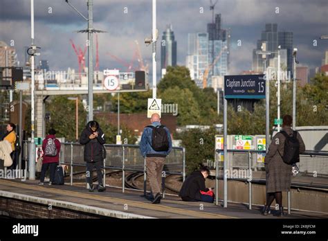 Clapham Junction Railway Station Stock Photo - Alamy