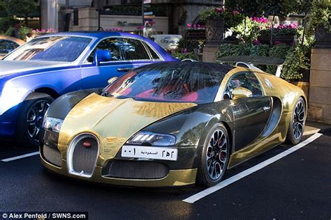 Gold Bugatti Veyron of a Saudi millionaire makes crowds go berserk in ...