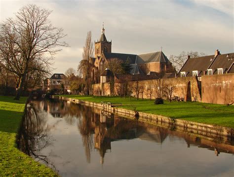 Vianen - stadsgracht - a photo on Flickriver