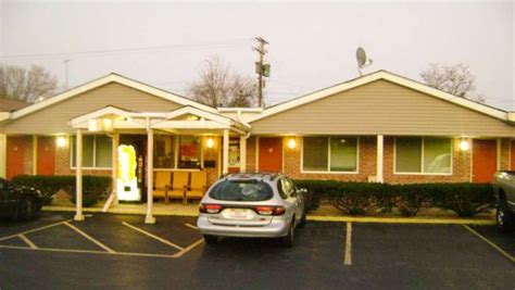 TIFFIN MOTEL - Updated April 2024 - 45 Photos - 315 W Market St, Tiffin ...