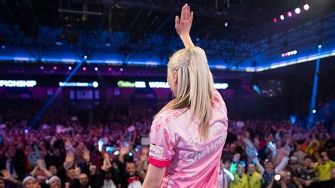 PDC Darts: Fallon Sherrock stays calm to blaze trail | Darts News | Sky ...