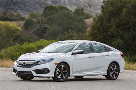 Honda Civic: The Car Connection's Best Economy Vehicle to Buy 2017