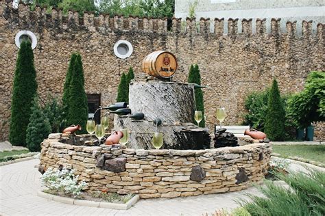 Moldova day tour: Chisinau city and Milestii Mici wine cellar (200...