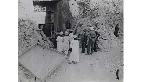 Howard Carter Discovery Of Tutankhamun S Tomb Outlet | fazerchurrasco ...