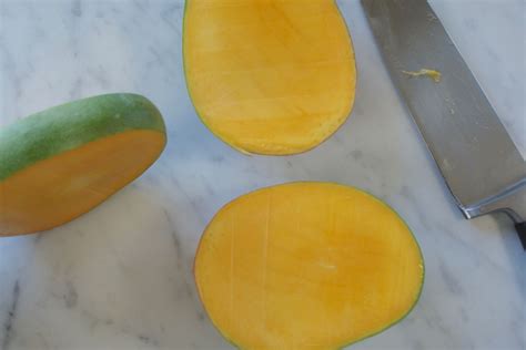 The Best Way to Cut a Mango