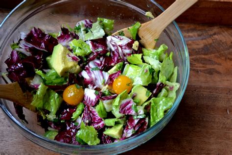 Hardly Housewives: Guacamole Salad