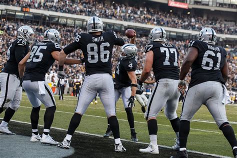 Oakland Sues Raiders, NFL Teams Over Impending Move to Las Vegas - Bloomberg