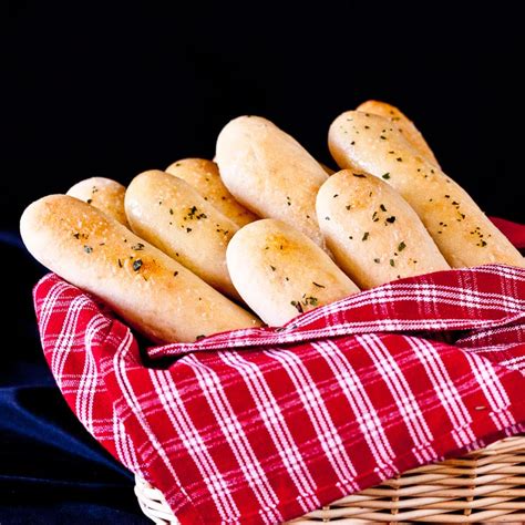 How to Make Olive Garden Breadsticks | Chew Out Loud