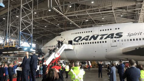 Qantas’ Last Boeing 747 Leaves Australia: A Bittersweet Goodbye ...