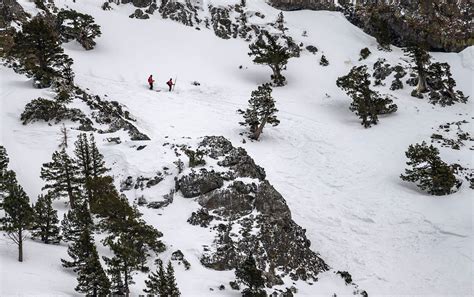 Avalanche at Lake Tahoe resort kills 1 skier, injures 1 | The Seattle Times