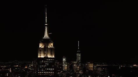 Empire State Building at Night - Hellotickets