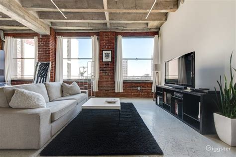 Downtown Los Angeles Studio Loft | Rent this location on Giggster