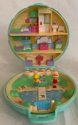 Polly Pocket Polly's Beach House COMPLETE Green Clam Shell 1989 Compact ...