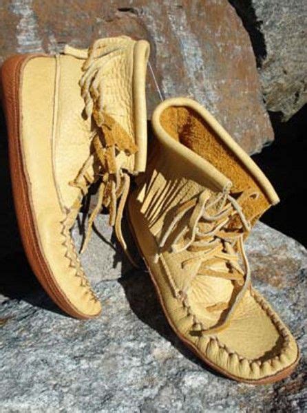 Men's Moccasins - 180M Moose and Buffalo Hide | Wolf Den | Moccasins mens, Mens moccasins boots ...