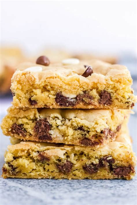 Easy Cake Mix Cookie Bars | Chewy Chocolate Chip Cookie Bars