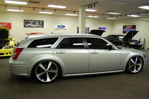 2008 dodge magnum custom parts | 2006 Dodge Magnum R/T - Custom Air ...