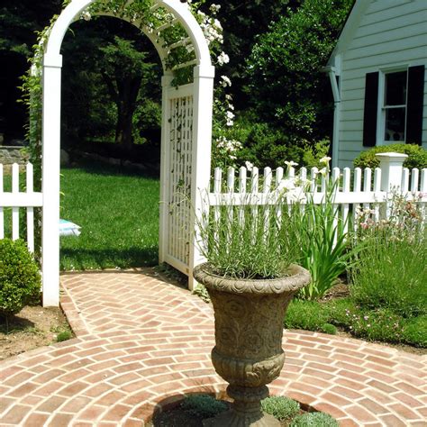 Picket Fence Garden - Photos & Ideas | Houzz