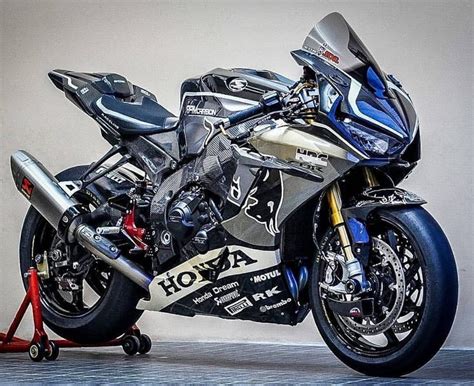 Honda CBR Motorcycle🏁🏁🏁 | Racing bikes, Honda cbr, Cycling art