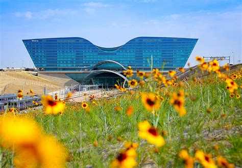 Light Rail Connects Denver International Airport to Downtown ...